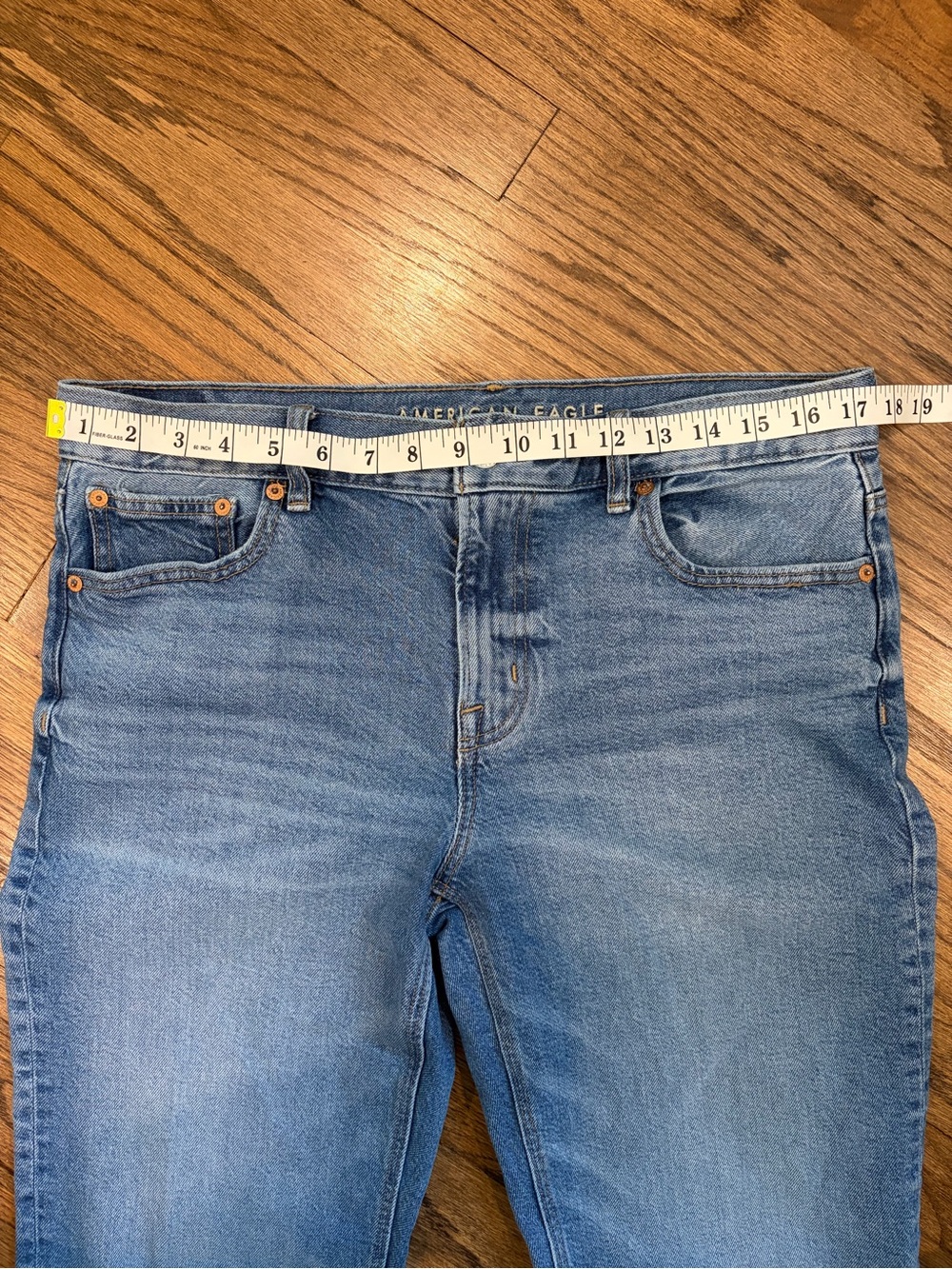 American Eagle Women’s High-Waisted Straight Jeans, size 8, Classic Medium - Picture 3 of 7